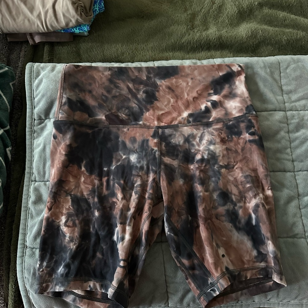 Lululemon Diamond Dye Shorts Size 10